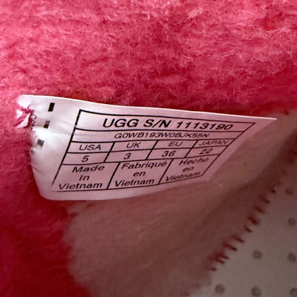 Kids UGG Clear Pink Short Boots Water Resistant Size 5 - Picture 7 of 11